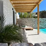 Milos Complex * Pefki