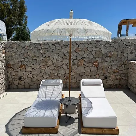 Milos Complex *