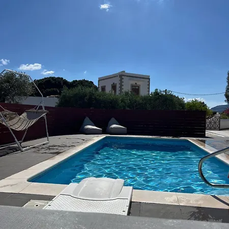 Milos Complex بيت للعطل Pefki