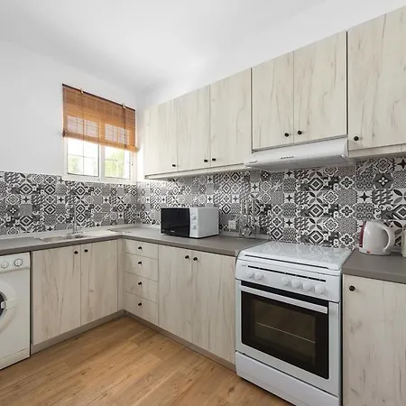 Milos Complex * Pefki