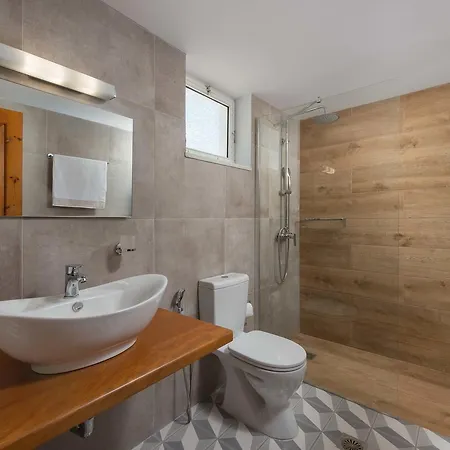 Milos Complex Feriehus Pefki