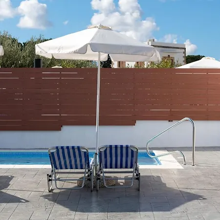 Milos Complex Feriehus Pefki