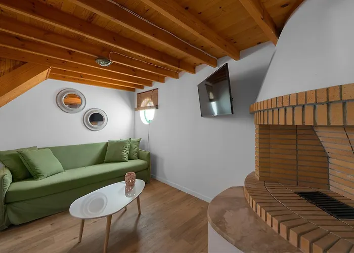 Milos Complex * Pefki