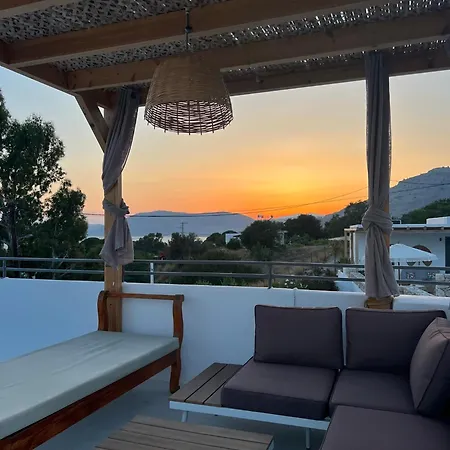 Milos Complex * Pefki